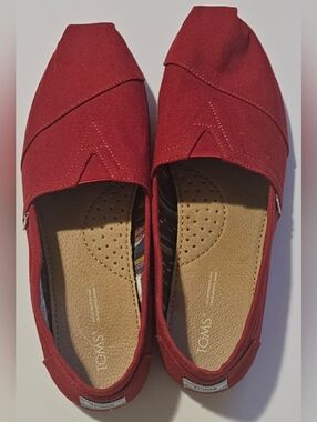 Toms Women's Slip-On Canvas Moccasins in Deep Red